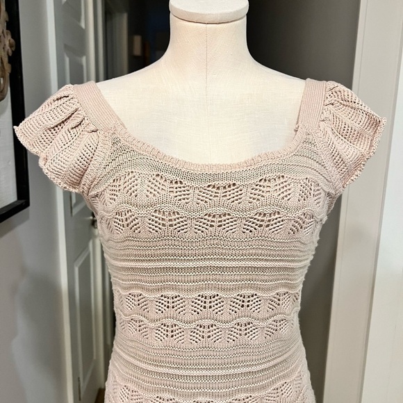 Freshman, Urban Outfitters Beige Crochet Style Cup Sleeves Dress with Ruffles - Picture 2 of 16